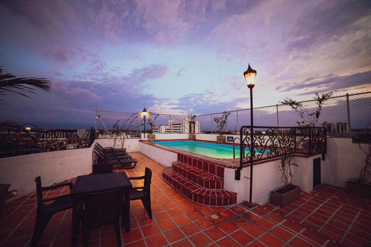 Hotel Metropolis Plaza Cali Buitenkant foto