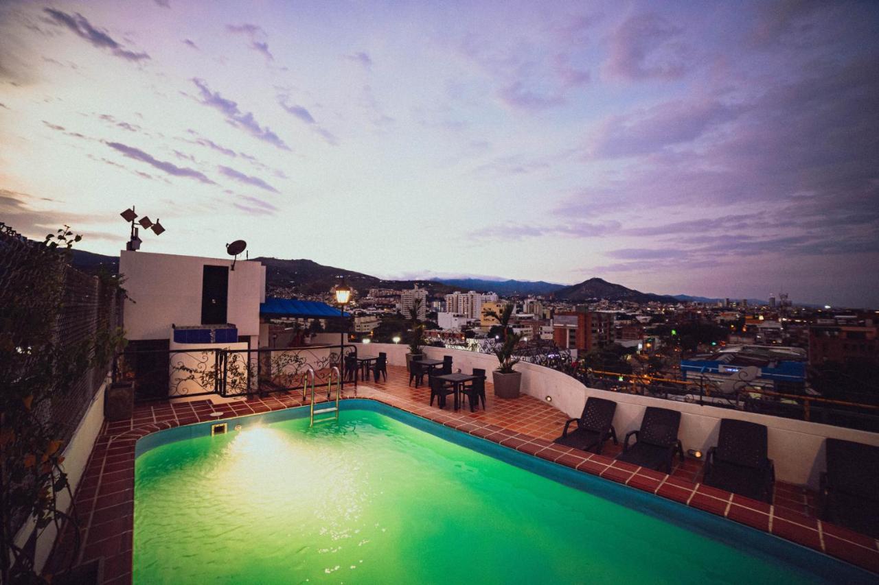 Hotel Metropolis Plaza Cali Buitenkant foto